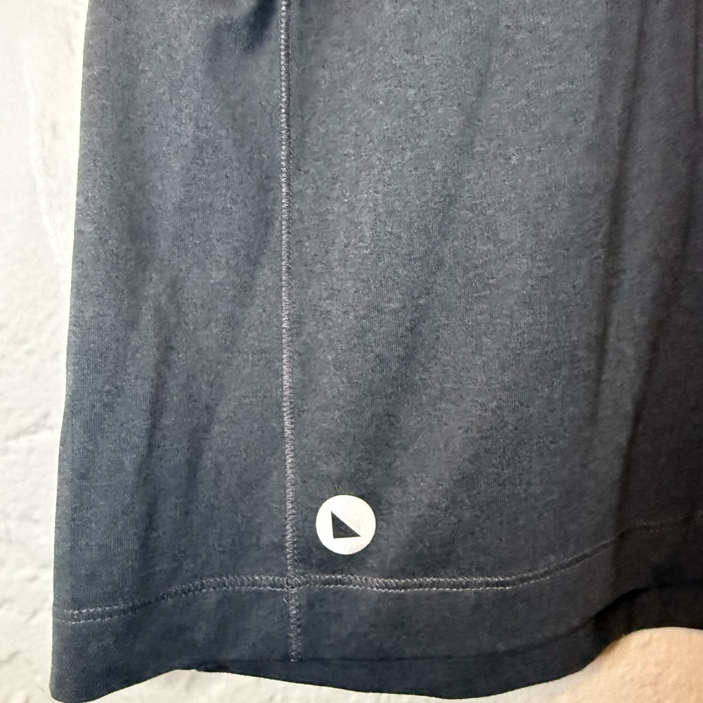 UNTUCKit Short Sleeve Crew Performance Tee in Charcoal - Picture 2 of 8